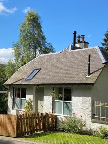Cobbler'S Cottage At Kindrochet, Strathtay Pitlochry Exterior foto