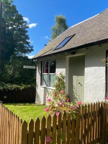 Cobbler'S Cottage At Kindrochet, Strathtay Pitlochry Exterior foto